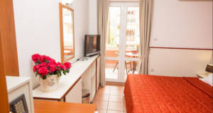 double room budva soba